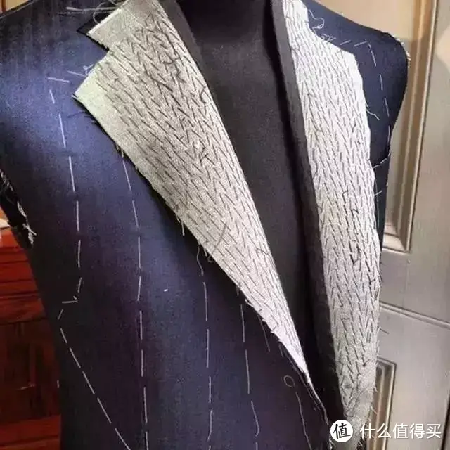 纯手工西服和成衣西服的细节