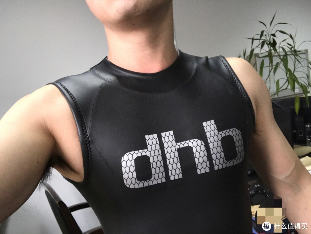 自由泳如何减小阻力和改进换气技术—附带DHB游泳胶衣实测