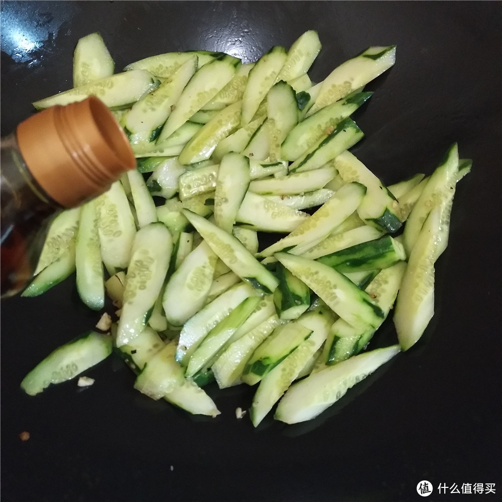 美味的下饭菜怎么做？这一道酱烧黄瓜好吃到舌头都要吞掉