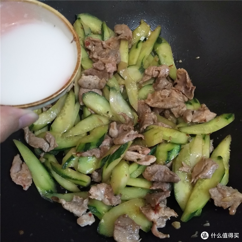 美味的下饭菜怎么做？这一道酱烧黄瓜好吃到舌头都要吞掉