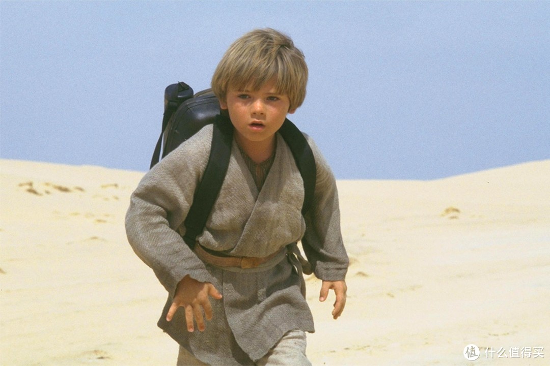 当时出演电影的杰克10岁，扮演9岁充满童真的小阿纳金算是本色演出，扮相也相当鬼马可爱