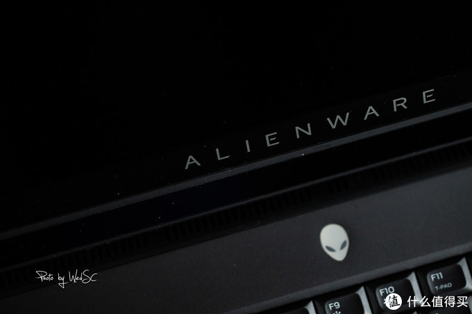 你们要的拆解来了！在51区肢解外星人-Alienware AREA-51M笔记本尬体验