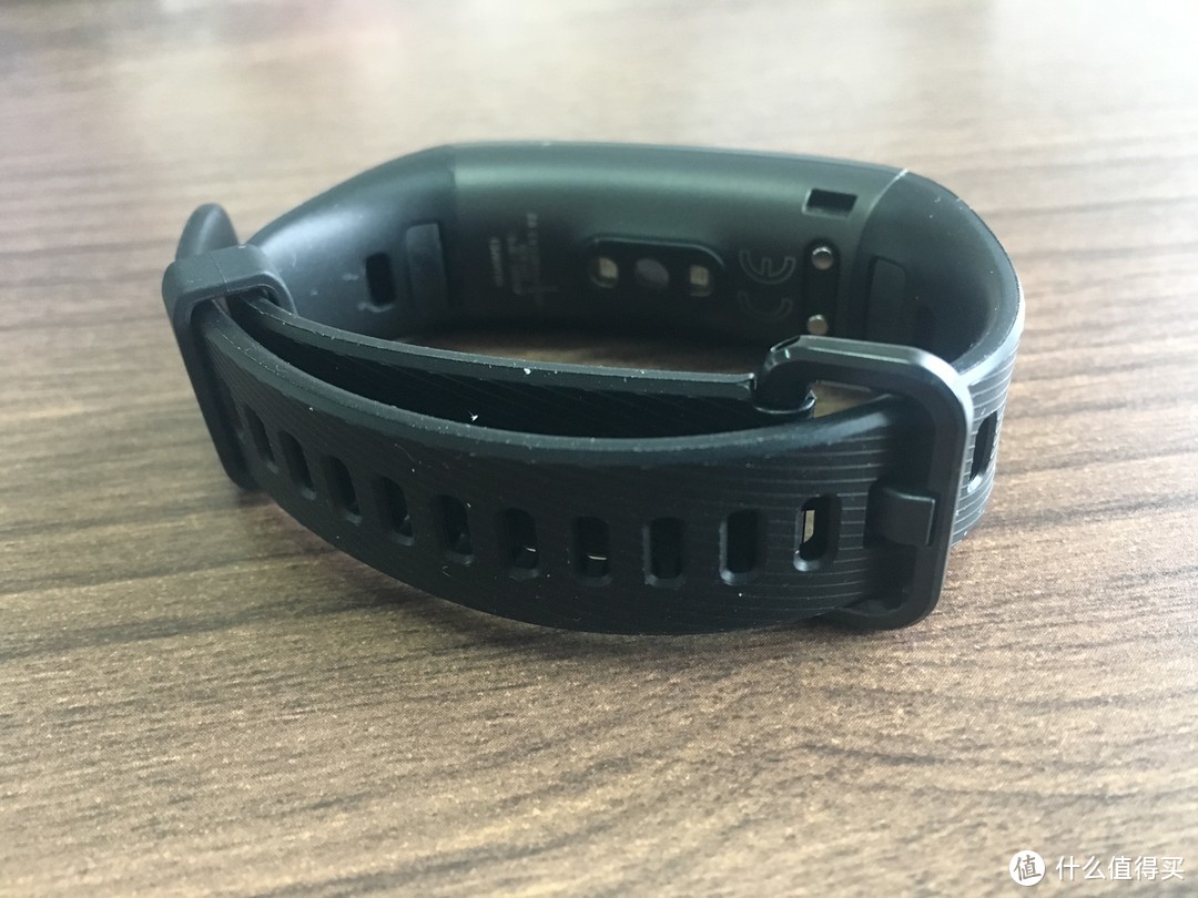 对比apple watch 3 nike+，10倍差价的对比：华为手环 3 Pro 使用体验