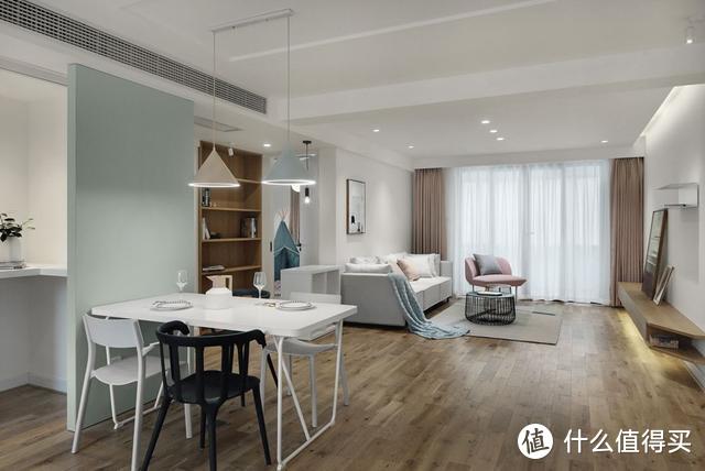 120平米现代简约风三居室效果图，用灰白与木色打造格调感