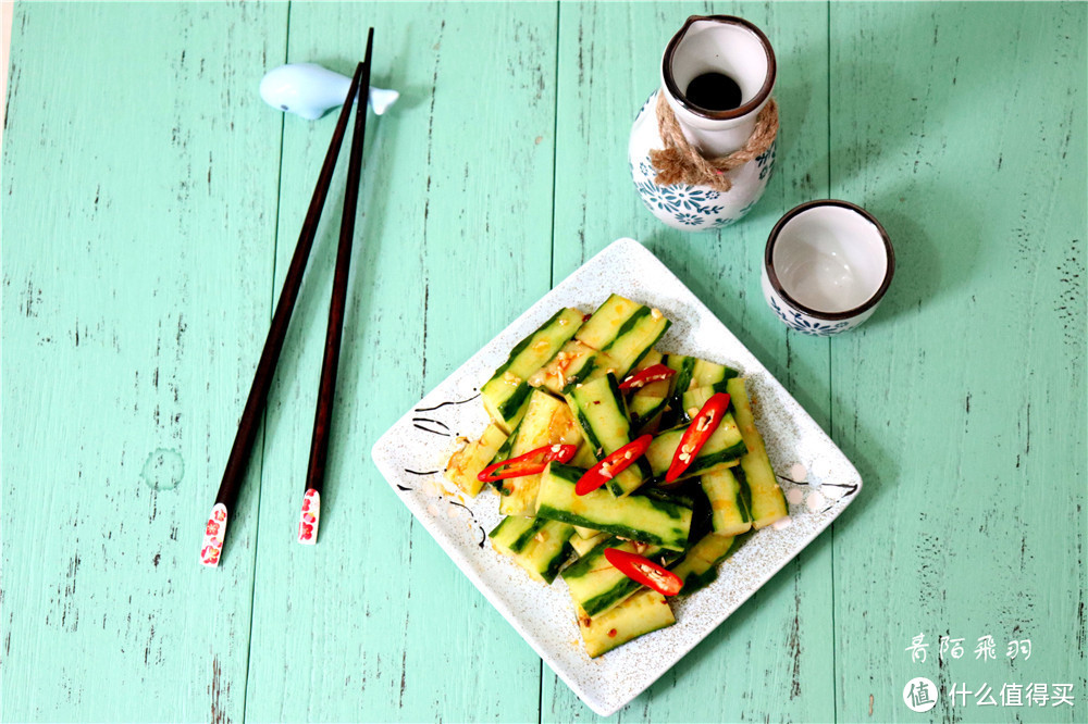 初夏快手下饭菜：酸辣凉拌黄瓜！就是这个味儿~