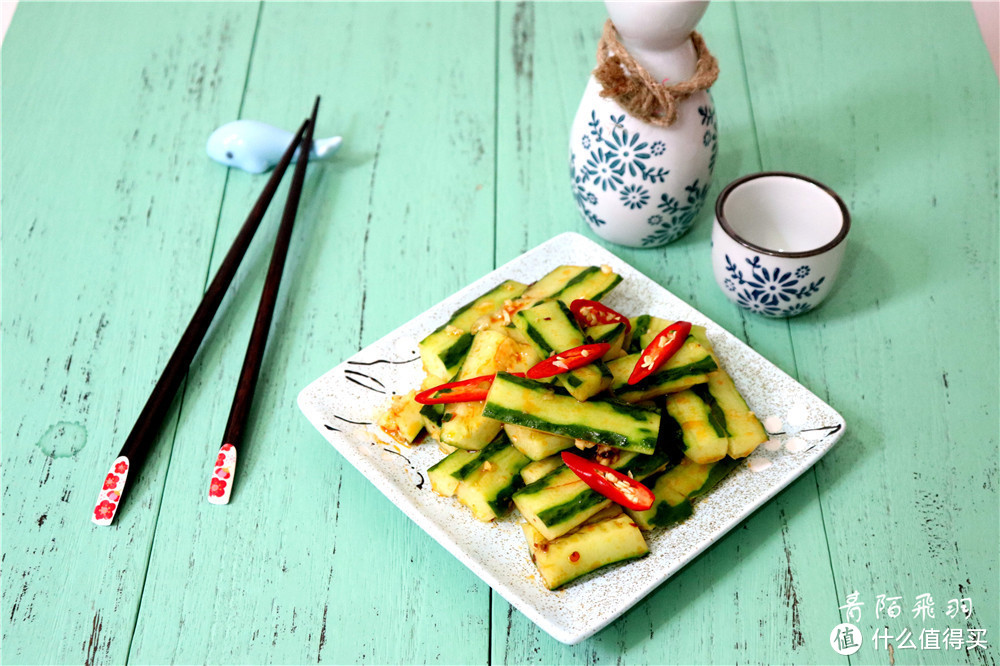 初夏快手下饭菜：酸辣凉拌黄瓜！就是这个味儿~