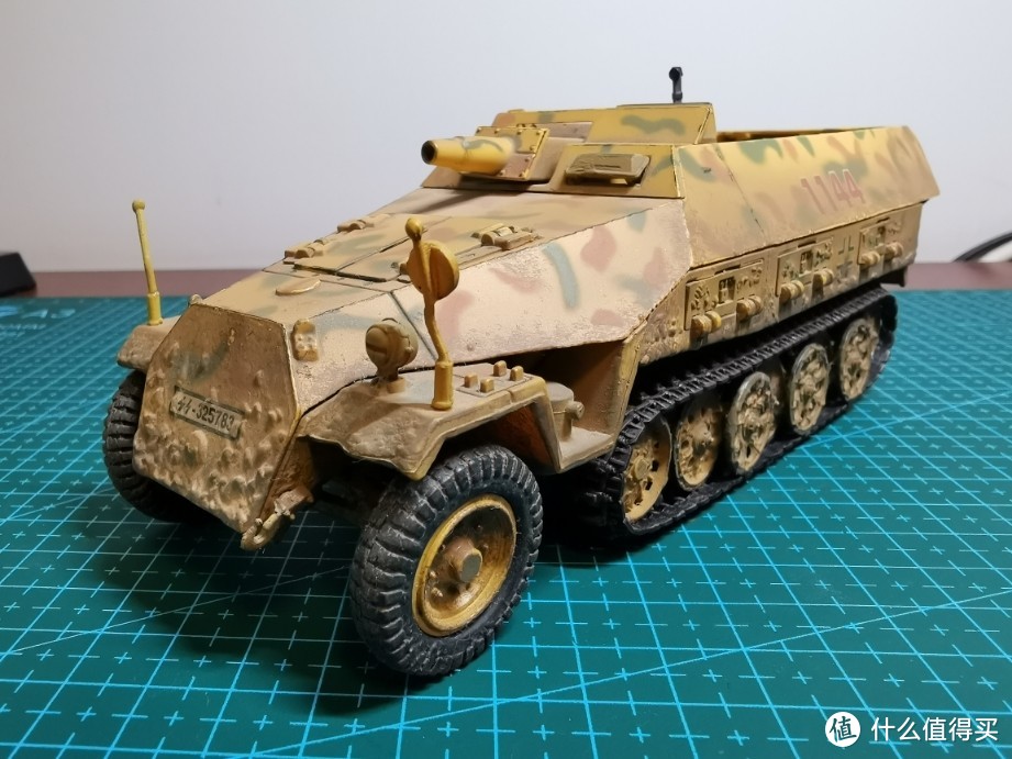 FOV 1:32 Sd.kfz. 251/9 半履带装甲车