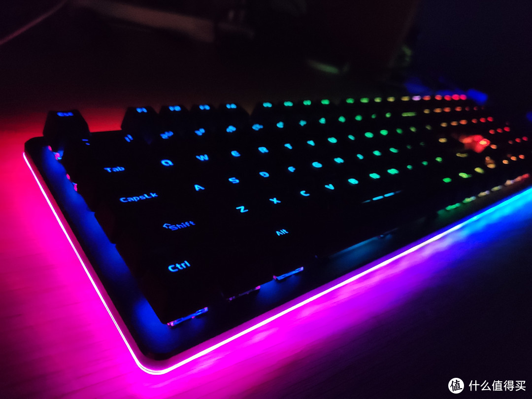 万物皆可RGB，996时候办公室最靓的仔-达尔优EK925使用体验