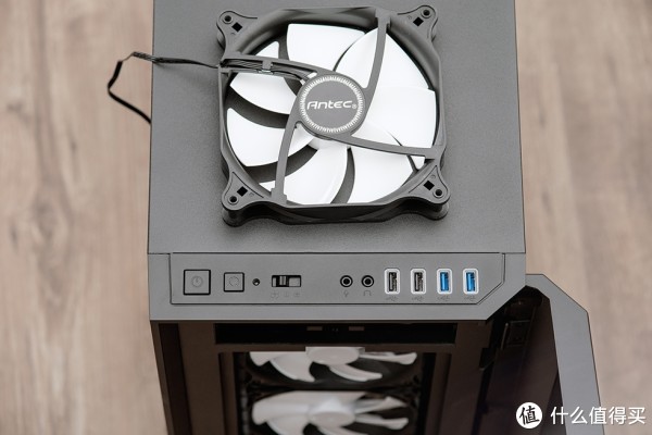 USB接口有白光灯
