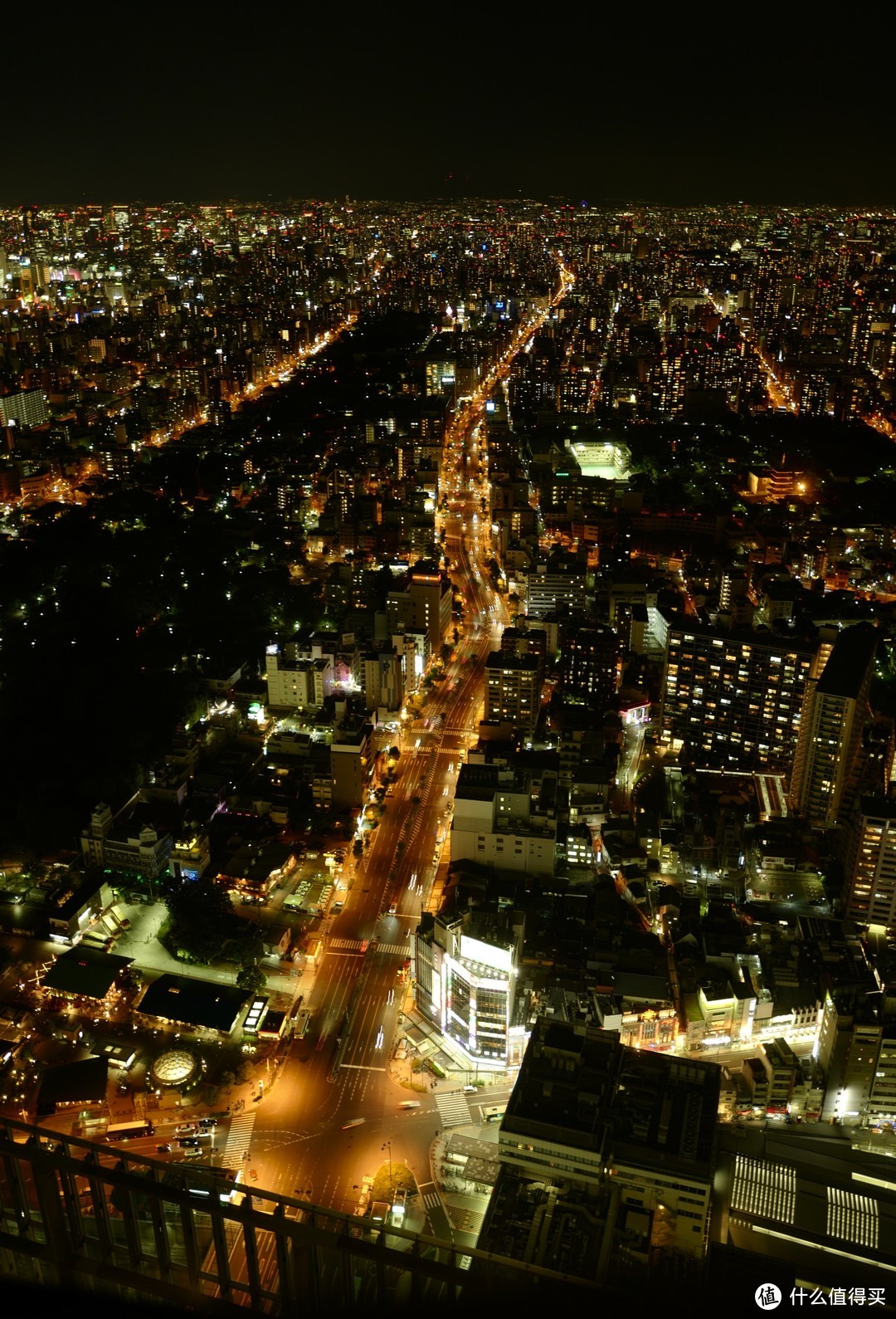 上了桌面三脚架的大阪夜景