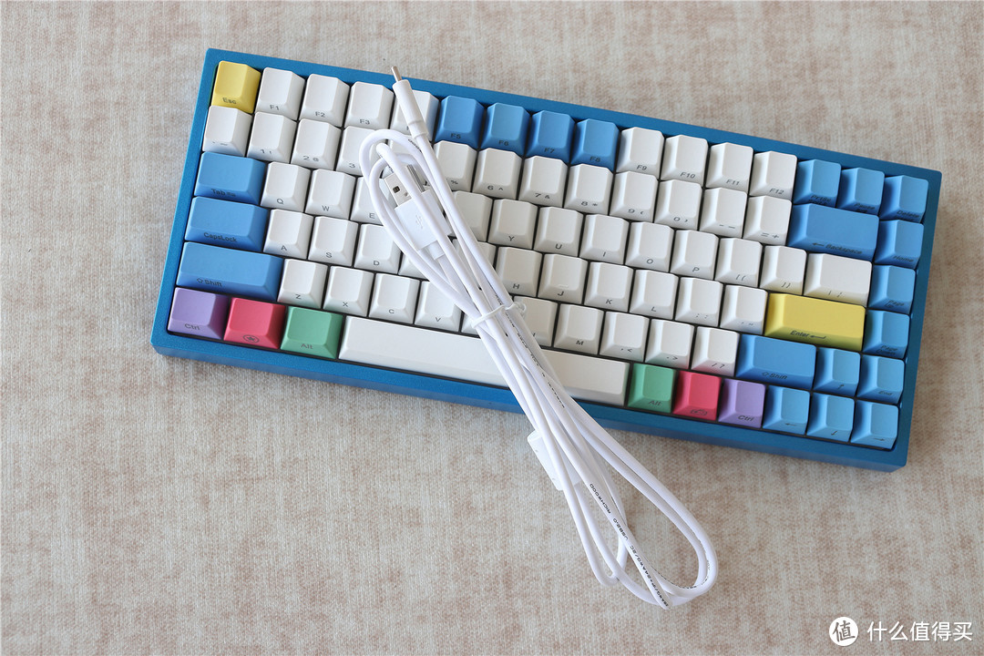爱上粉笔的颜色，keycool/凯酷K系列金属蓝蓝牙双模机械键盘开箱