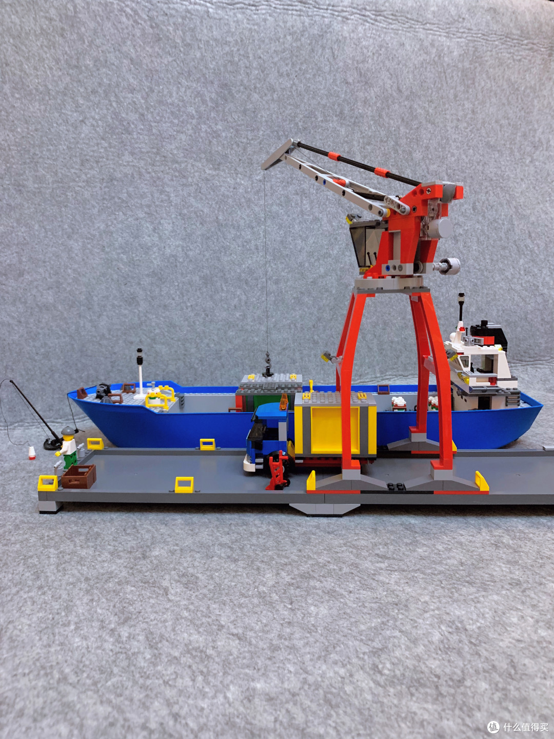 从6541和6542开始,乐高港口基本上就已经定型了,后来出的7994和4645