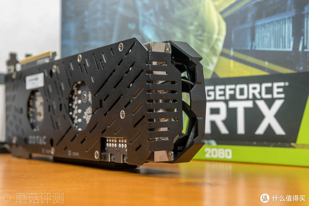 “堆料王”再度来袭、高颜值已成传统——索泰（ZOTAC）RTX2080至尊PLUS_OC8显卡