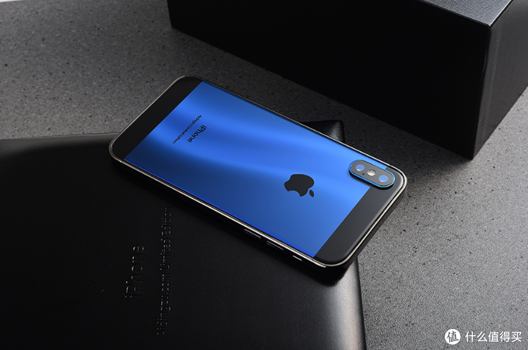 蓝黑色信仰版iPhone Xs，能否勾起你对经典的回忆？