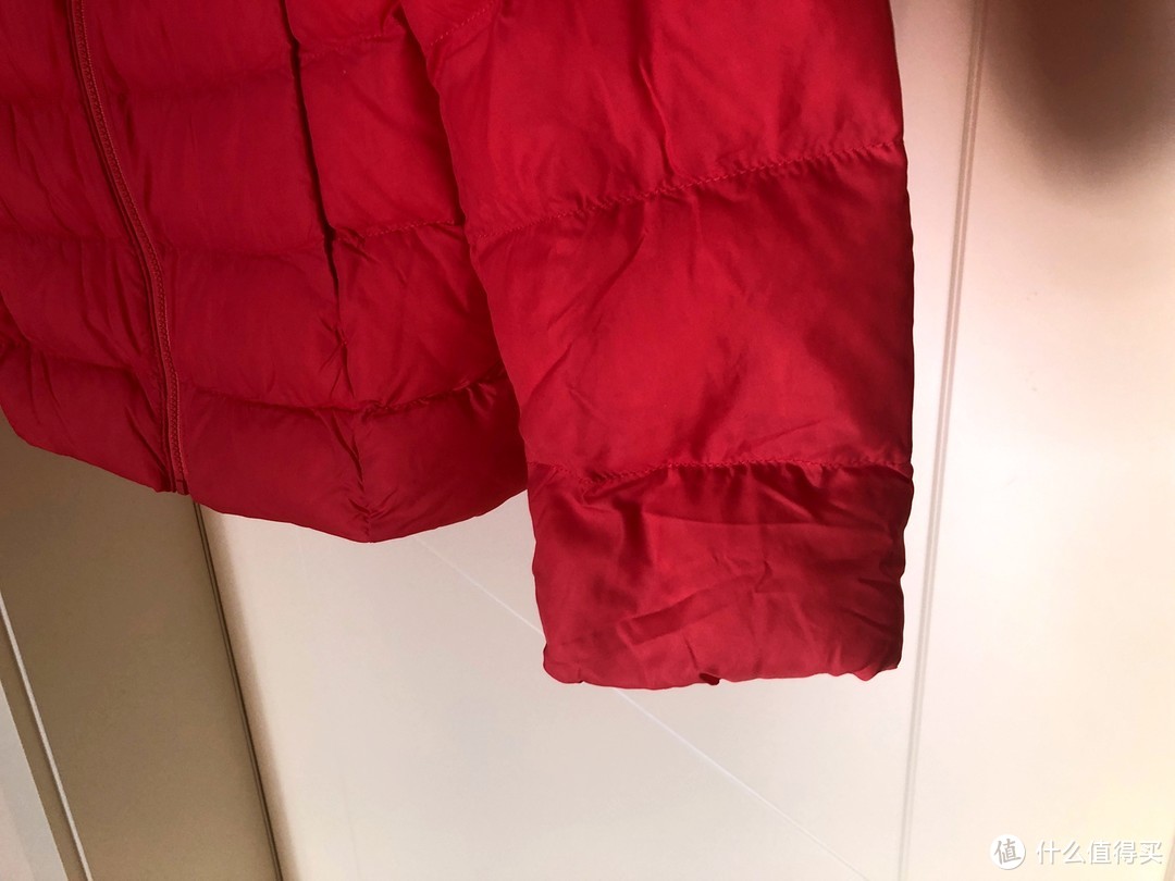 超值好看保暖-优衣库 UNIQLO 女童 轻型WARM PADDED连帽外套 晒单简评