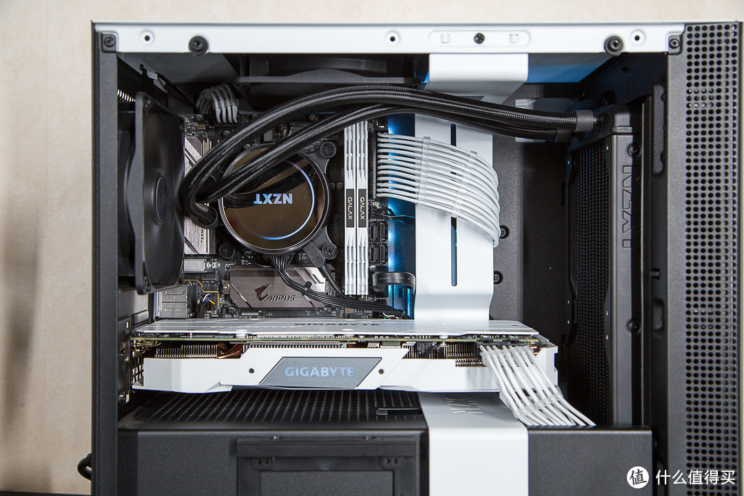 1W5打造黑白主题小钢炮技嘉Z390i+2070+NZXT H200i装机秀