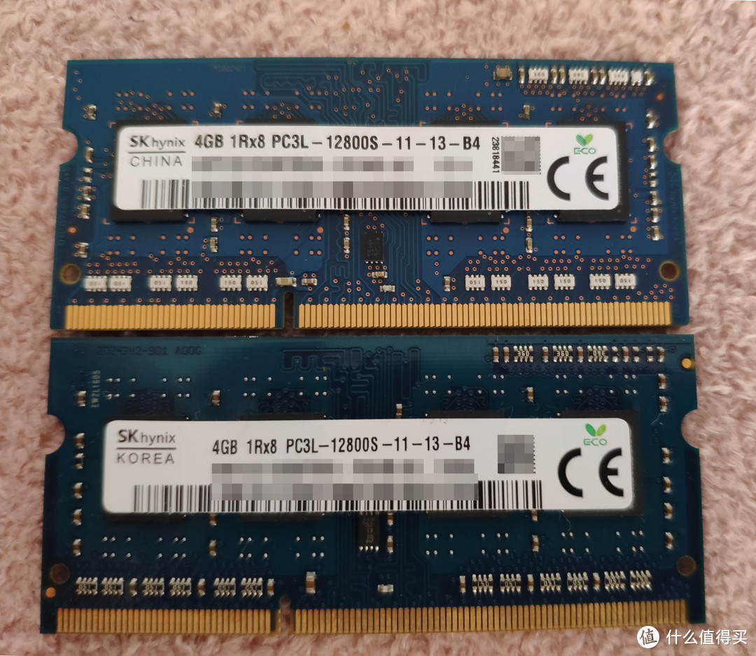 拆下的两根4G ddr3L 1600海力士内存条，一根产自国内，一根产自韩国