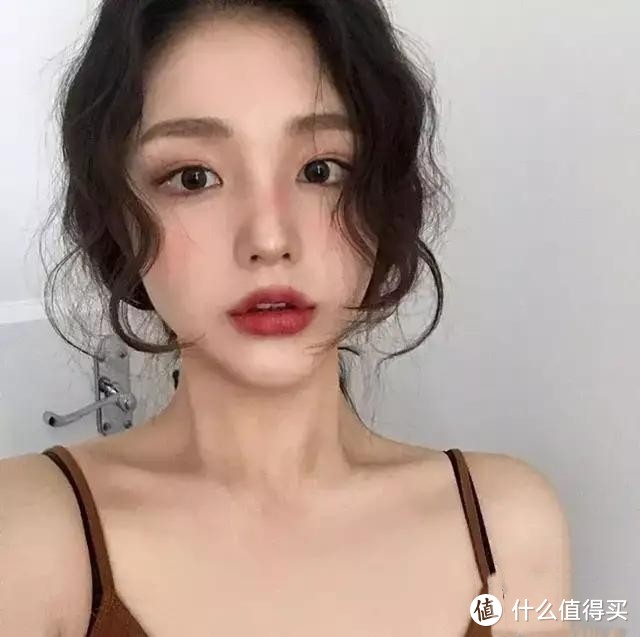 低马尾怎么扎才不显老气？记住这三点秒变文艺温柔气质女神！