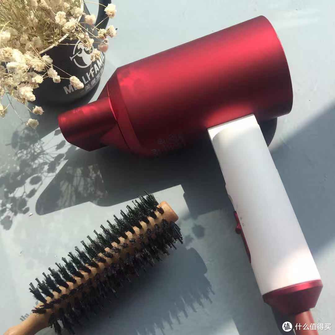 护发神器|黑科技，SIAU诗杭低辐射吹风机，超6000w负离子。