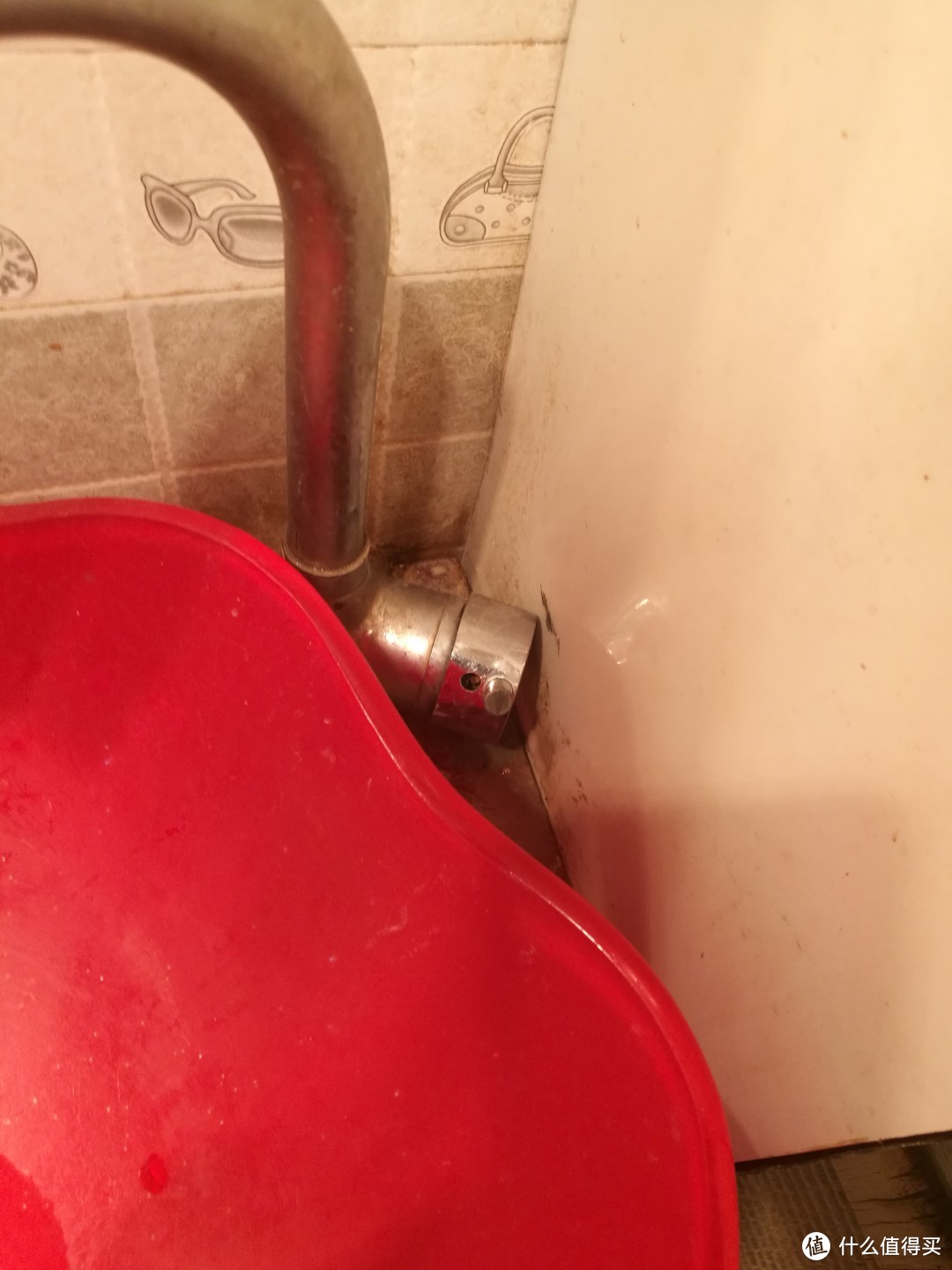 洗手盆的出水开关