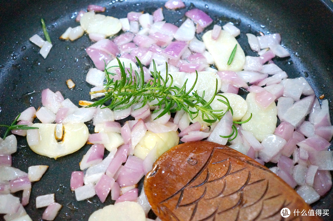 周末在家做大菜：大口吃🐖肉！香喷喷的“脆皮烤五花肉”  - 烤箱食谱