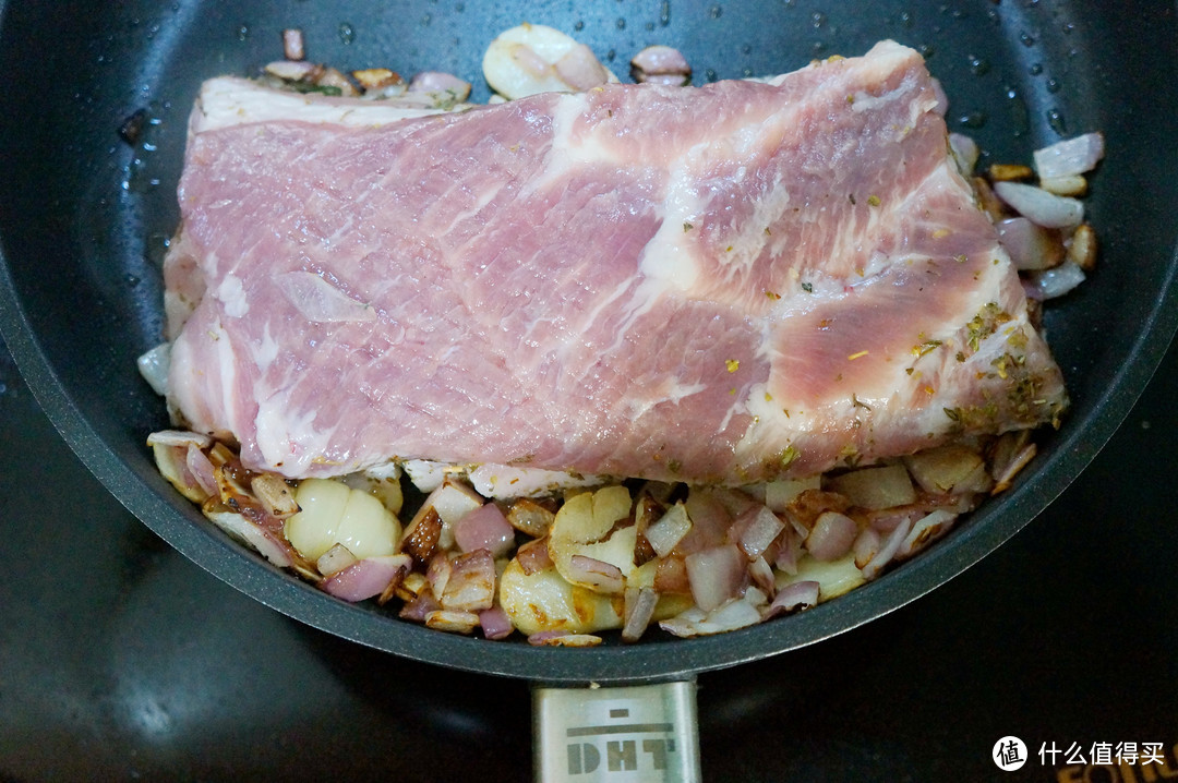 周末在家做大菜：大口吃🐖肉！香喷喷的“脆皮烤五花肉”  - 烤箱食谱