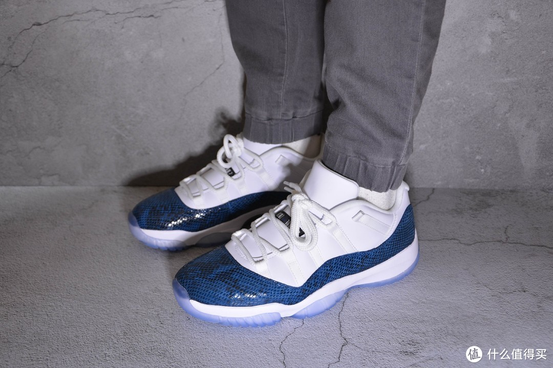 AIR JORDAN 11 LOW AJ11 蓝蛇 复刻男子运动篮球鞋 开箱