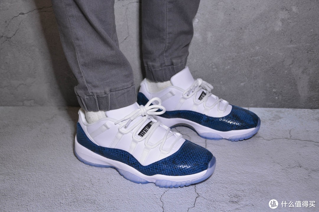 AIR JORDAN 11 LOW AJ11 蓝蛇 复刻男子运动篮球鞋 开箱