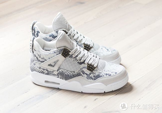 一日一双︱Air Jordan 4 Premium   将奢华进行到底！