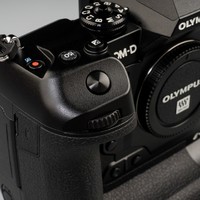 奥林巴斯 OM-D E-M1X 无反相机使用体验(手柄|重量|按键)
