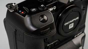 奥林巴斯 OM-D E-M1X 无反相机使用体验(手柄|重量|按键)