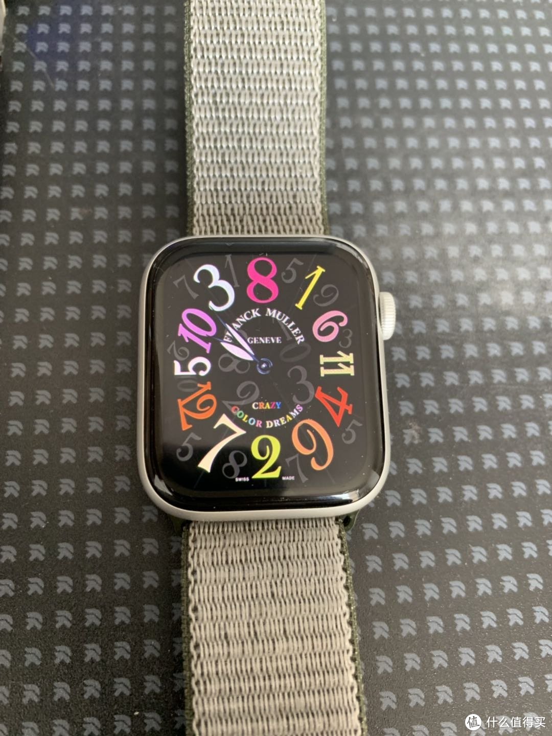 虽然我是个死肥宅，但是我真的喜欢apple watch series4！