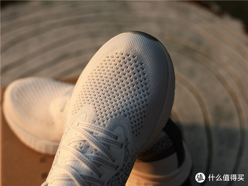 小米有品上新首款炫彩超轻跑鞋晨跑半月是否值得买？