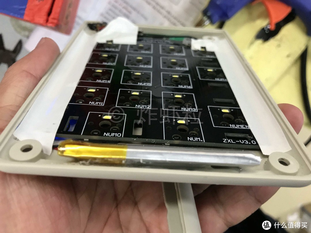 DIY复古优联小键盘：热插拔、C口充电、触摸调光，你想要的都有