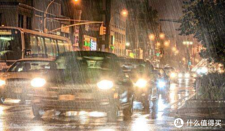 初遇大雨，后视镜不清晰怎么办？第一篇 想到拨水剂，先做做功课