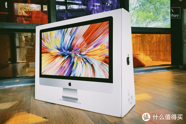 2019 款 iMac 评测：它是公司的办公桌，也是书房的家庭电脑丨模范评测