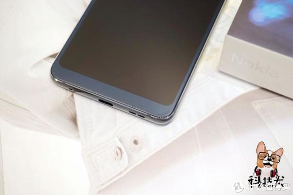 黑鲨游戏手机2冰封银\/Nokia 9 PureView正式开