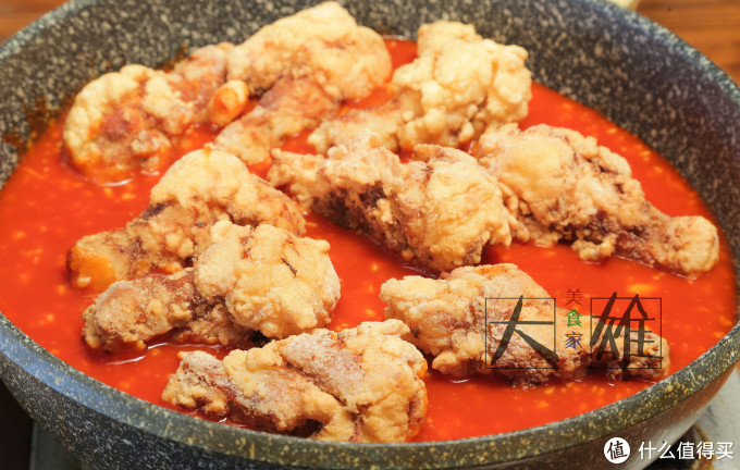 【自制韩式辣酱炸鸡的做法】配啤酒或可乐,根