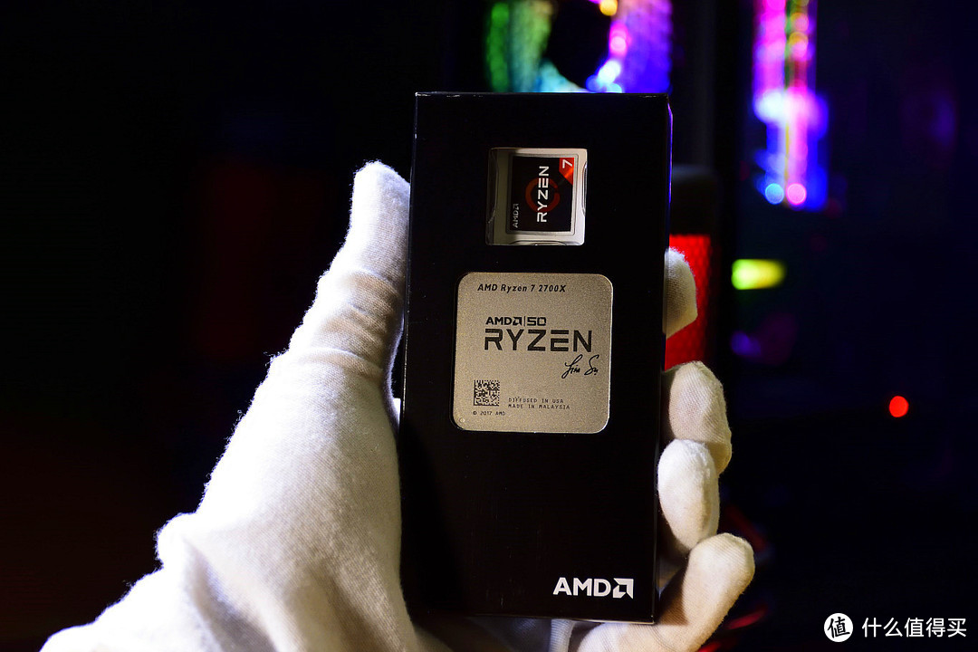 AMD Ryzen 7 2700X 五十周年纪念版最特别的当然是在CPU上。