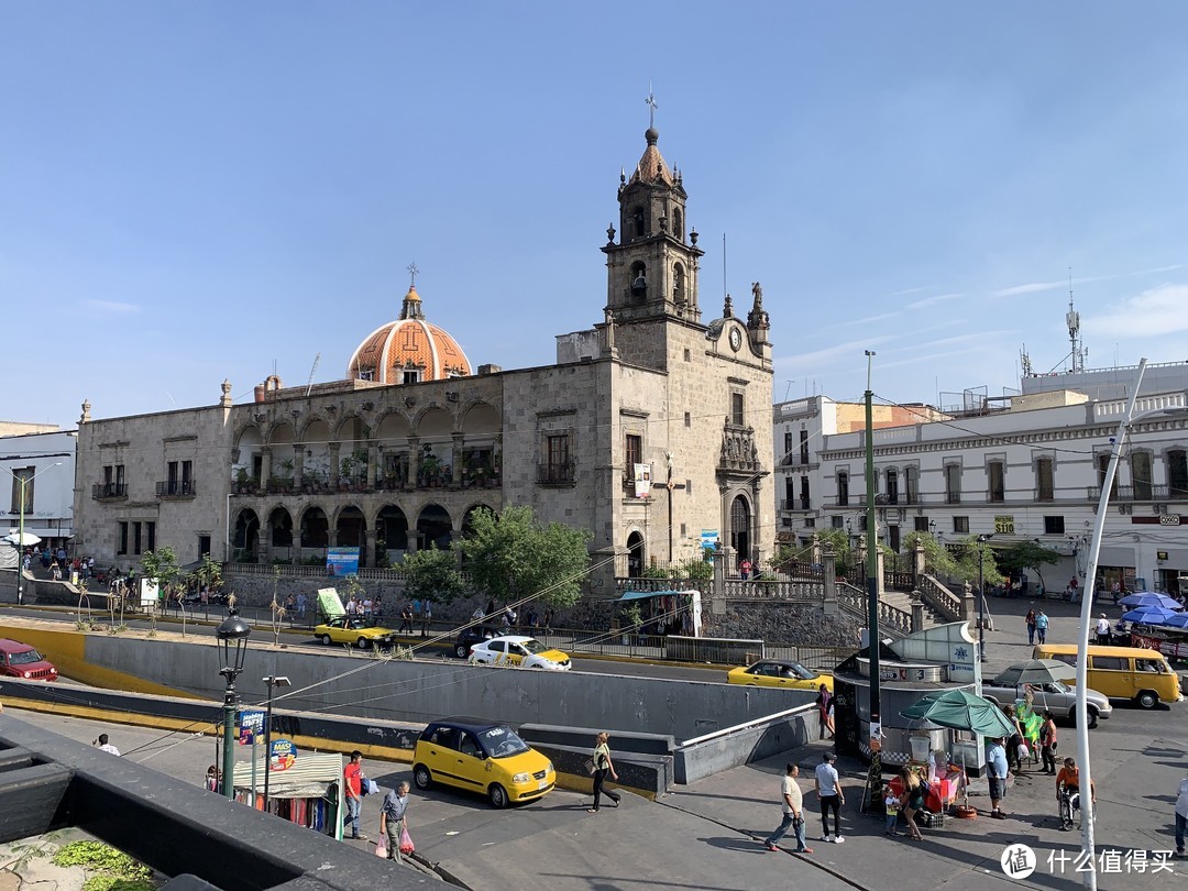 这是在卡瓦尼亚斯救济院Templo Expiatorio（赎罪教堂）