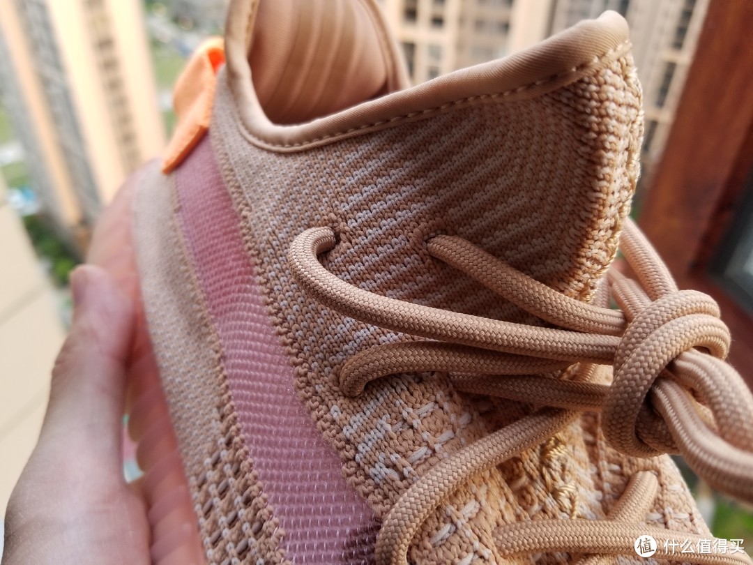 一双国内不发售的配色 Yeezy 350 V2 “Clay”