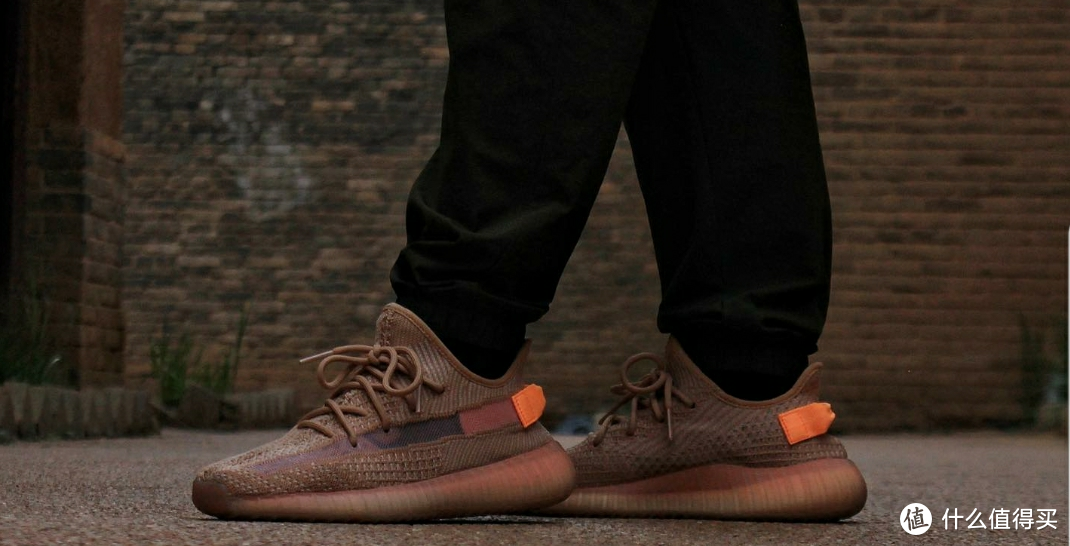 一双国内不发售的配色 Yeezy 350 V2 “Clay”