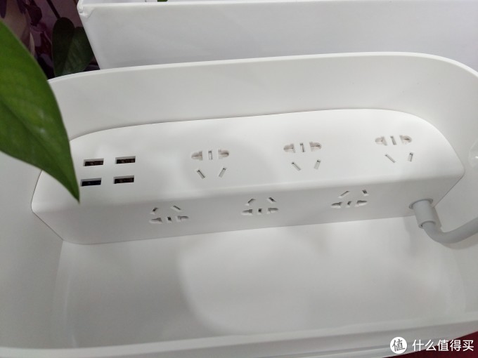 专门收拾了下桌面,附可能是这波活动最老的显示器