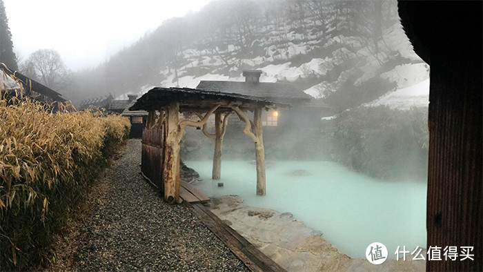 今年飘雪正春天：日本东北赏樱混浴温泉之旅