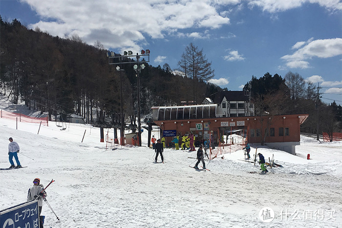 今年飘雪正春天：日本东北赏樱混浴温泉之旅