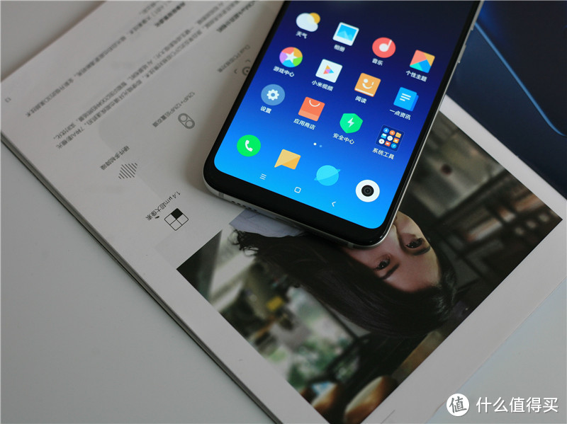 相机全新升级全球首款双频gps 降至白菜价的小米8入手正当时