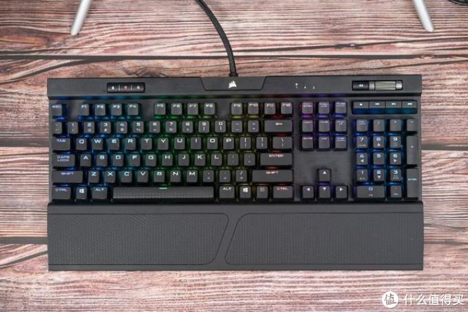 旗舰级银轴机械键盘,这千元“贼船”你会上吗?
