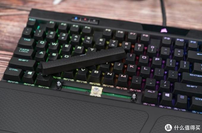旗舰级银轴机械键盘,这千元“贼船”你会上吗?