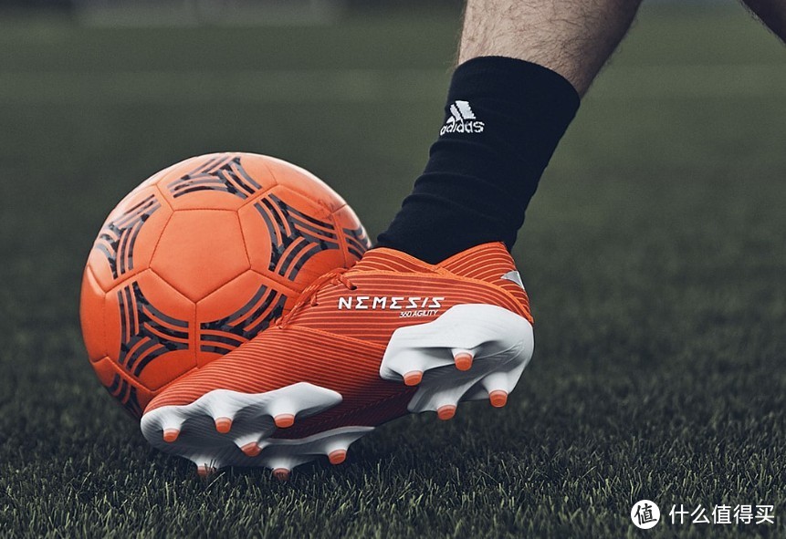 红色激情：adidas 阿迪达斯 推出 全新一代 Nemeziz 19.1/19+ 足球鞋