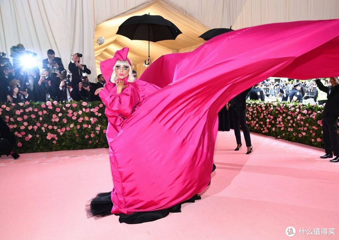 LadyGaga红毯现场换装，MetGala精彩堪比西游记！